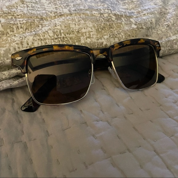 ☀️SALE☀️Optic Nerve Women’s sunglasses - Picture 3 of 7